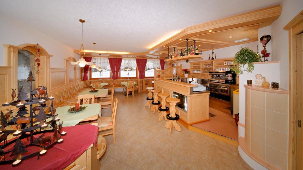 Gasthof Pension Innerhutt フェルダーズ エクステリア 写真